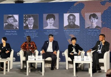 སྲིད་སྐྱོང་སྤེན་པ་ཚེ་རིང་ཡུ་རོབ་ཁུལ་དུ་གཞུང་འབྲེལ་ཕྱོགས་བསྐྱོད་དང་གནད་ཡོད་མི་སྣ་ཐུག་འཕྲད།