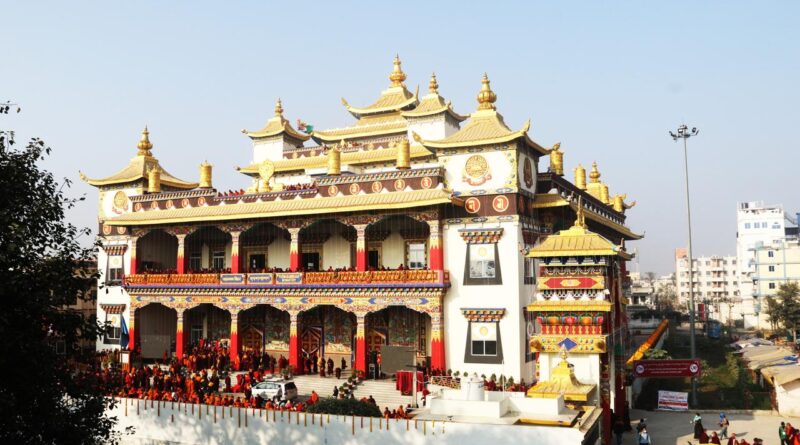 རྡོར་གདན་སྔ་འགྱུར་རྙིང་མའི་ཆོས་སྒར་གྱི་པདྨ་སམ་བྷ་ཝ་གཙུག་ཁང་ཆེན་པོ་དབུ་འབྱེད། རྡོར་གདན་སྔ་འགྱུར་རྙིང་མའི་ཆོས་སྒར་གྱི་པདྨ་སམ་བྷ་ཝ་གཙུག་ཁང་ཆེན་པོ་དབུ་འབྱེད།