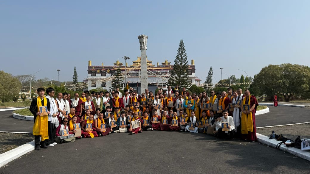 མཐོ་རིམ་སློབ་མ་རྣམས་ཀྱིས་དགྲ་དགའ་གཉེན་སྡུག་མི་བྱ་རྒྱུའི་དམ་བཅའ།