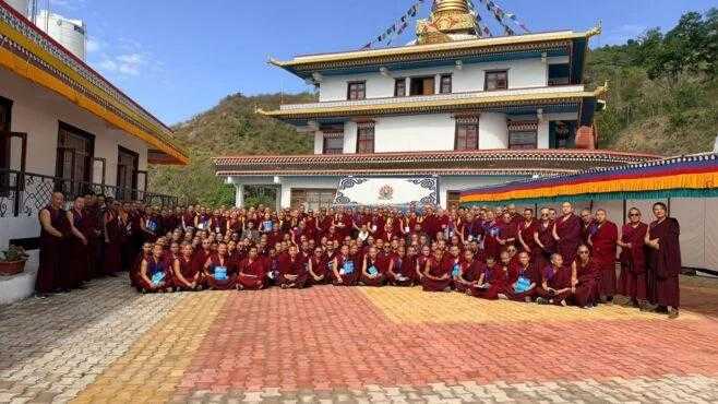 སྨན་རིའི་གླིང་དུ་གཞུང་ཆེན་རིས་མེད་བགྲོ་གླེང་ཐེངས་དགུ་པ་དབུ་འཛུགས། སྨན་རིའི་གླིང་དུ་གཞུང་ཆེན་རིས་མེད་བགྲོ་གླེང་ཐེངས་དགུ་པ་དབུ་འཛུགས།